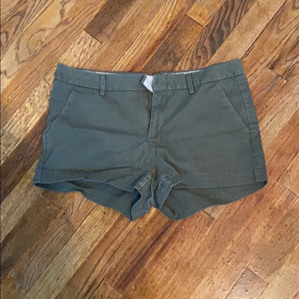 Uniqlo green shorts